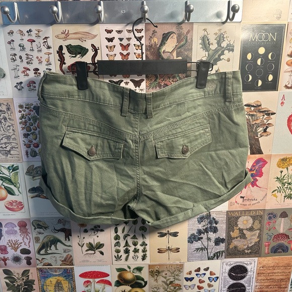 Jessica Simpson size 30 green khaki shorts. Great condition. - Picture 4 of 4